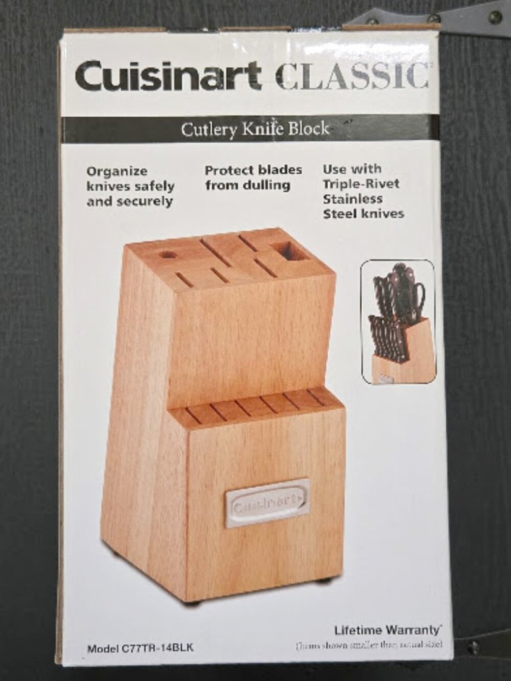 New in box Natural wood Cuisinart Cutlery Knife Block.